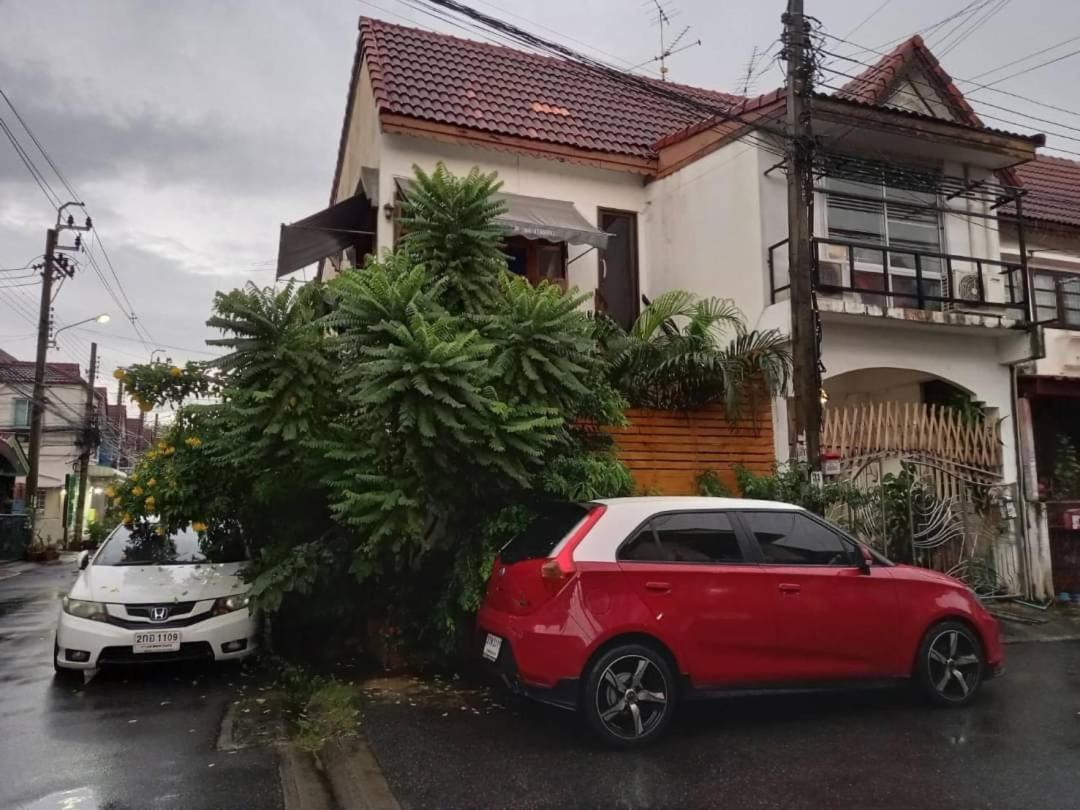 Appartamento A & P House Bangkok Esterno foto