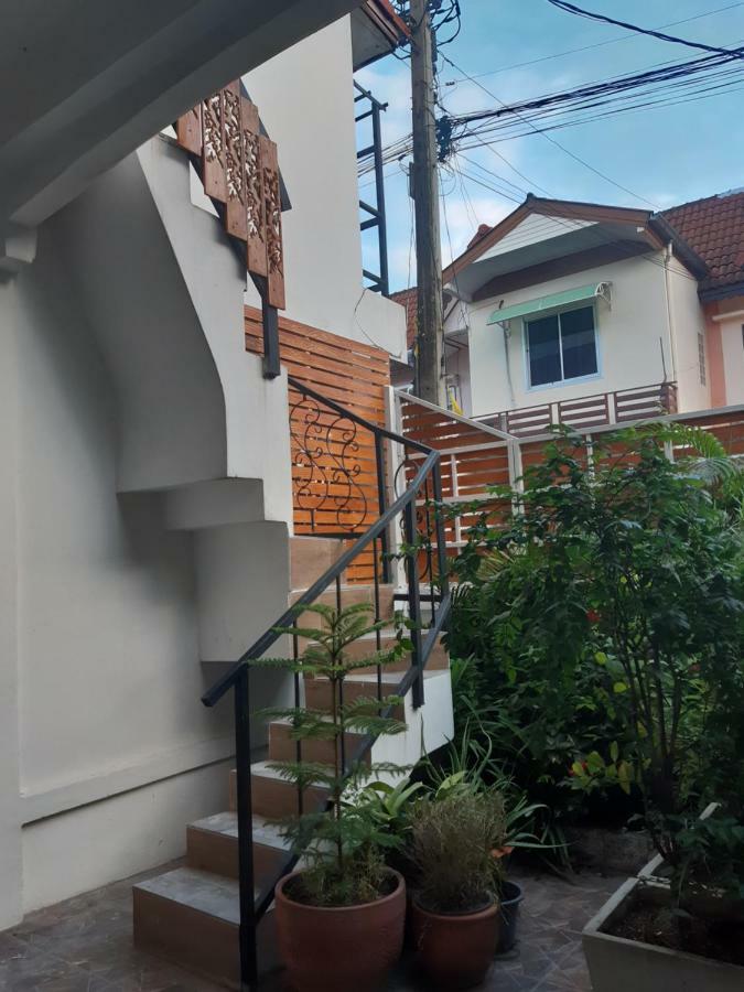 Appartamento A & P House Bangkok Esterno foto