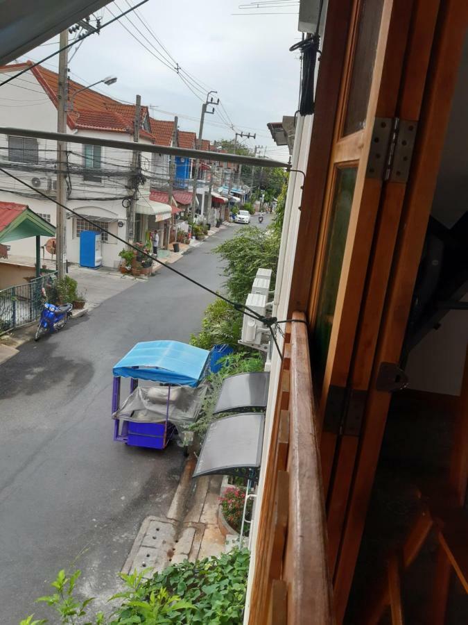 Appartamento A & P House Bangkok Esterno foto