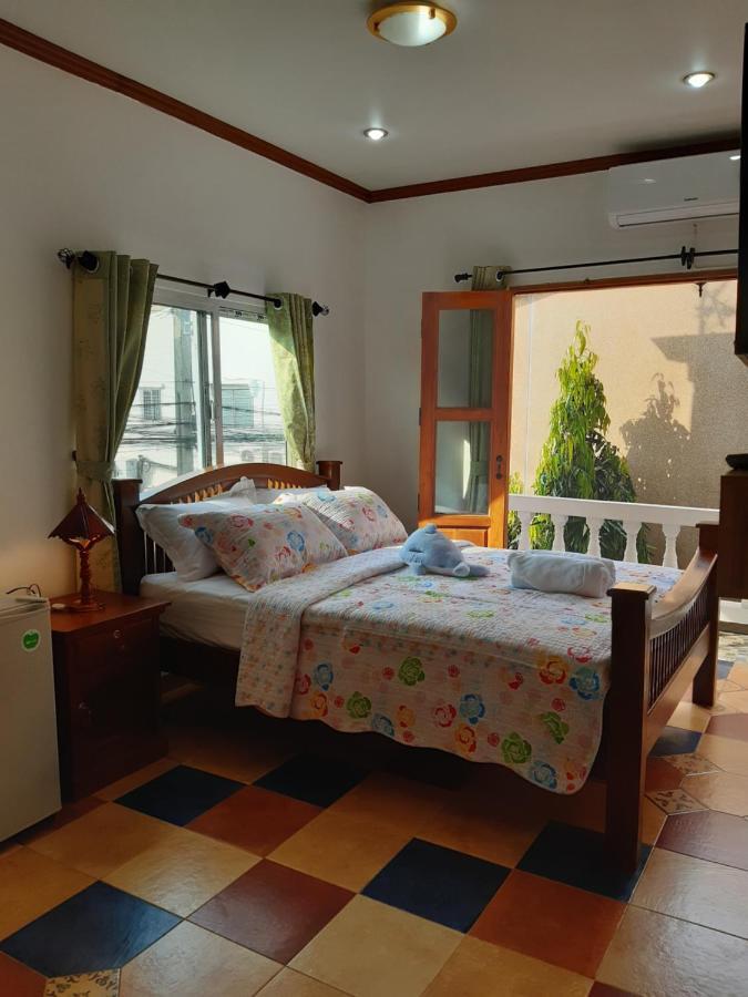 Appartamento A & P House Bangkok Esterno foto