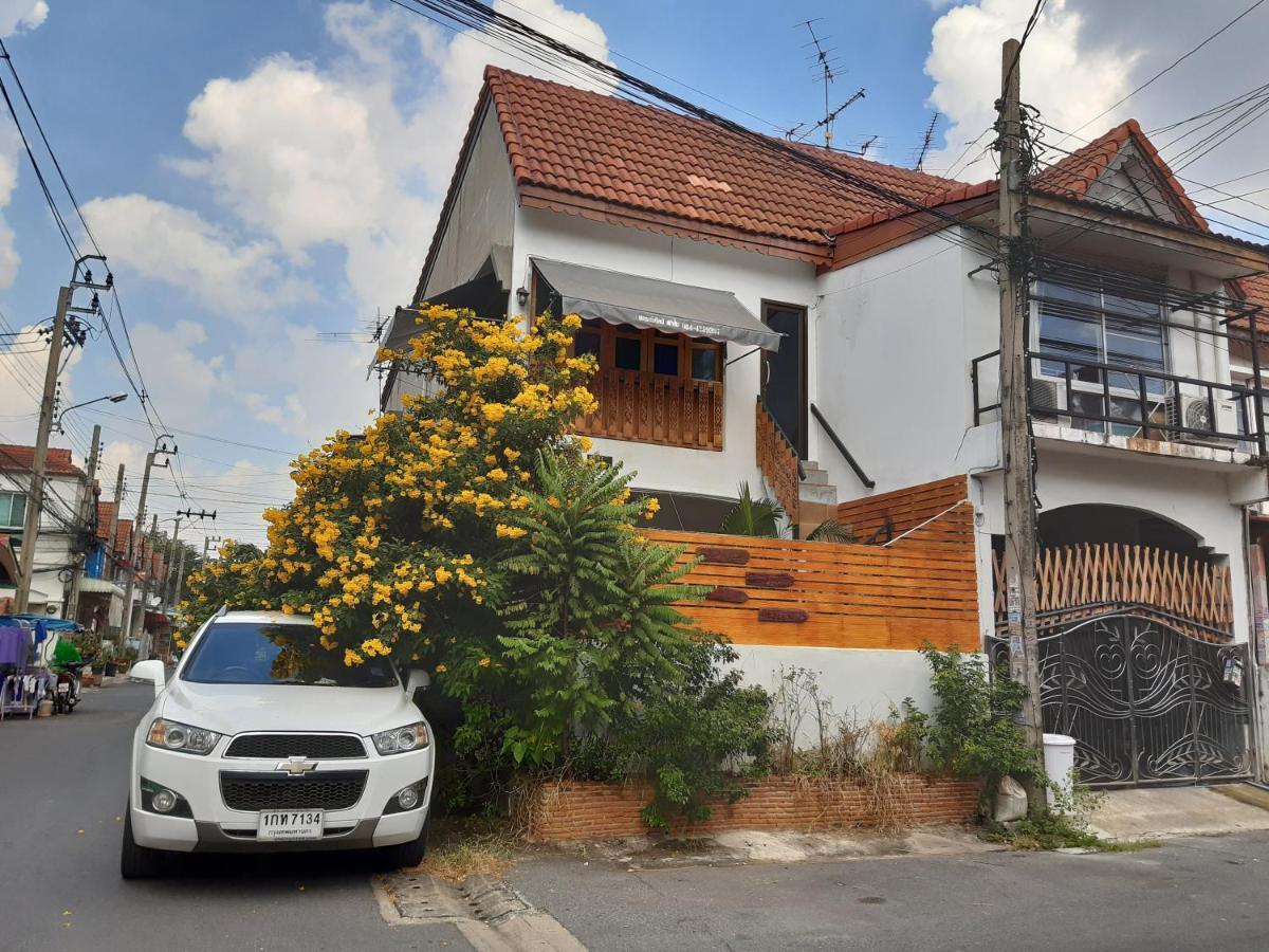 Appartamento A & P House Bangkok Esterno foto